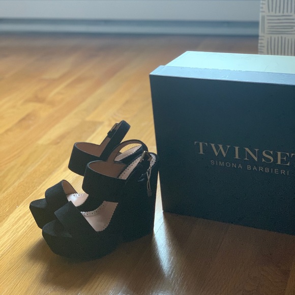 Platform sandals by Simona Barbieri - Picture 2 of 2